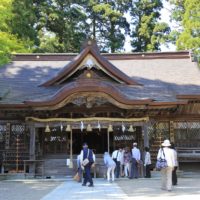 （2004_018）神社参拝の作法を学びながら織田家ゆかりの劔神社参拝