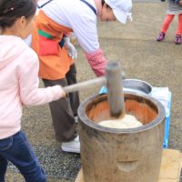 （2004_016）農家で餅つき体験とつきたてお餅を食べよう♪